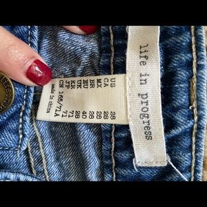 Forever 21 ripped jeans - size 28